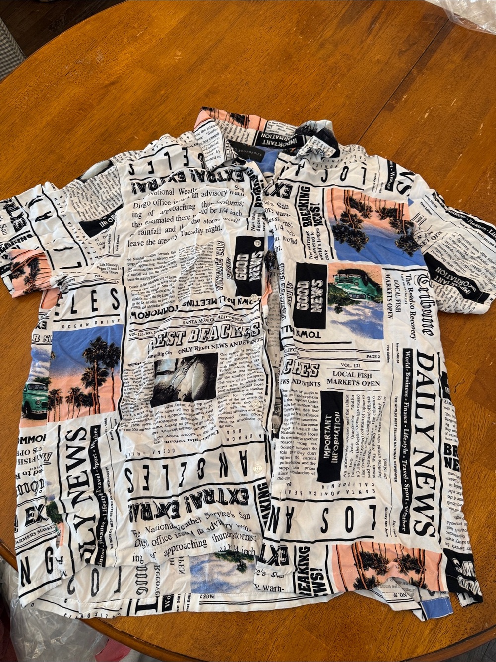 Casual Newspaper Print Button-Up Shirt - White/Black with Peach & Blue xxl